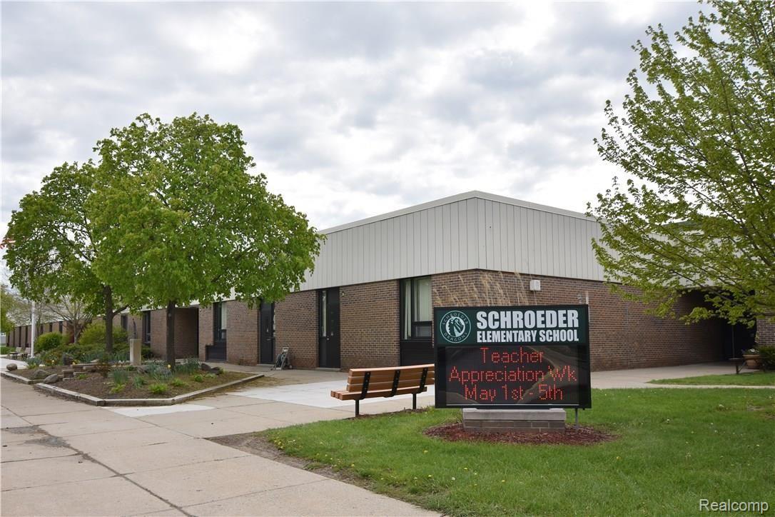 3523 Salem Road Troy, MI 48084 - Photo 38 of 38 Salem3523_37.JPG