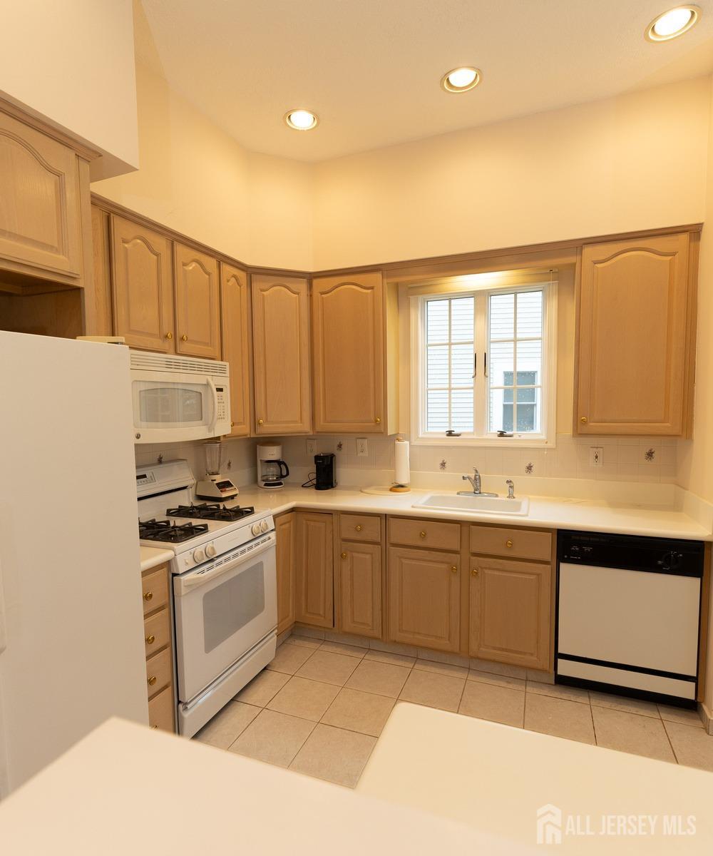 56 Chichester Road Monroe Township, NJ 08831 - Photo 10 of 34 Gallery Image 10