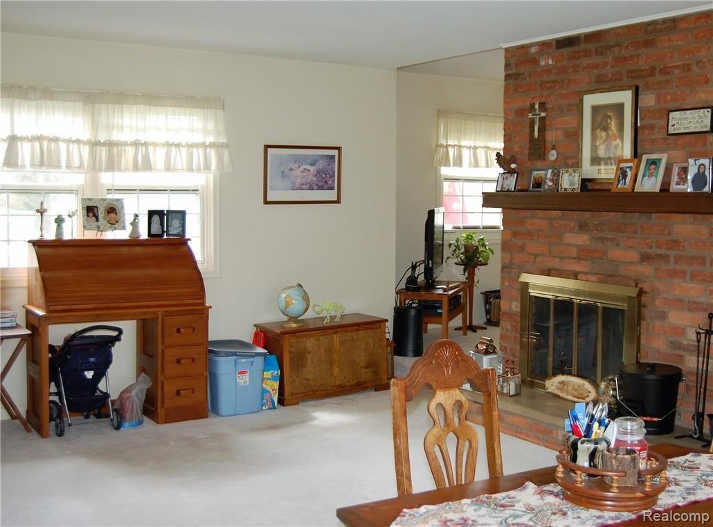 5425 South Genesee Road Grand Blanc, MI 48439 - Photo 18 of 36 Family Room3.JPG