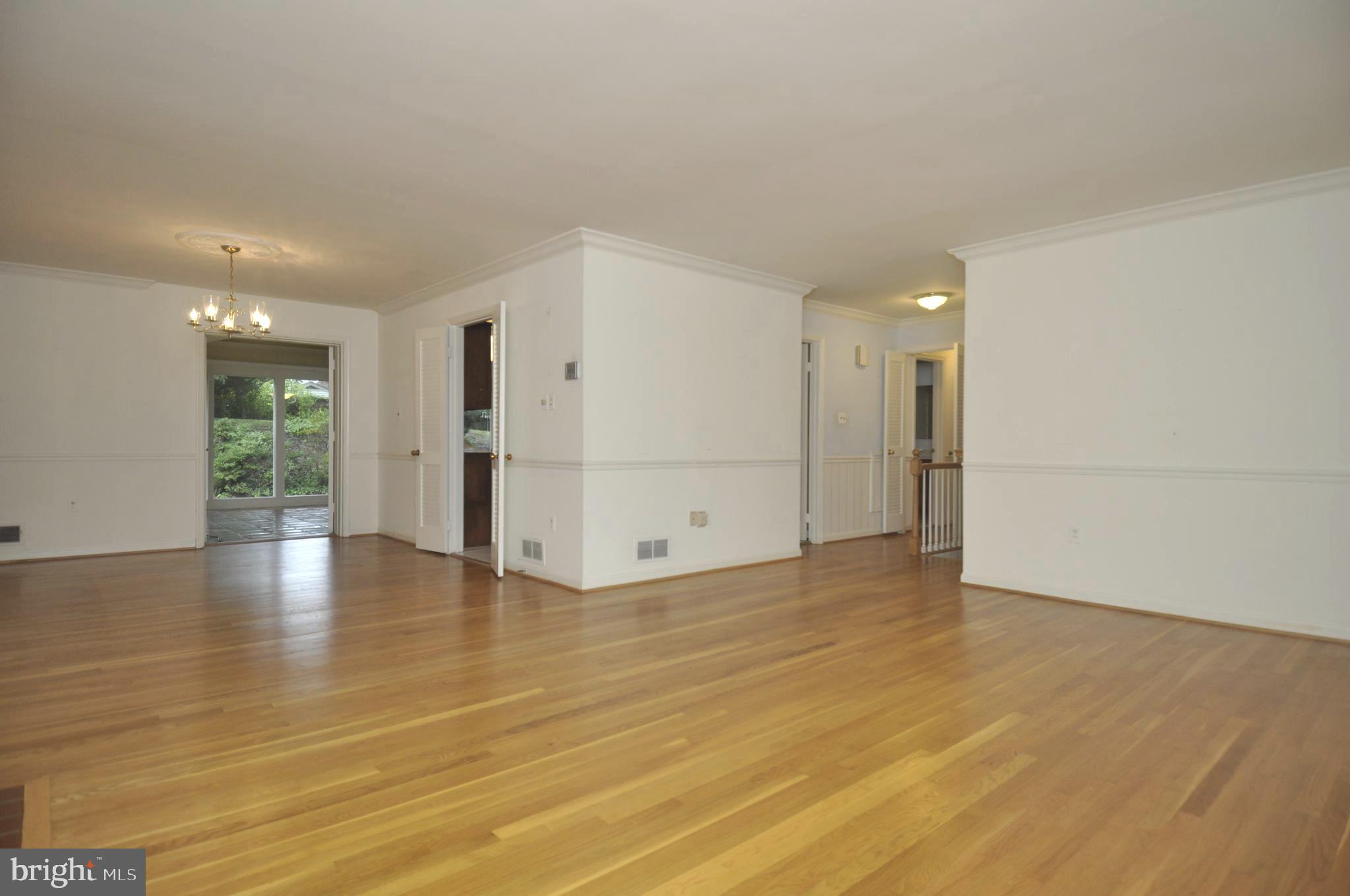 5850 Upton Street McLean, VA 22101 - Photo 16 of 31 Living Room/Dining Room