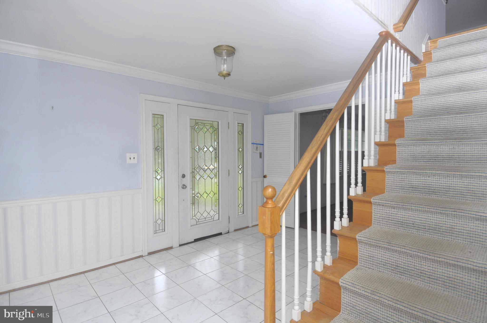 5850 Upton Street McLean, VA 22101 - Photo 25 of 31 Foyer