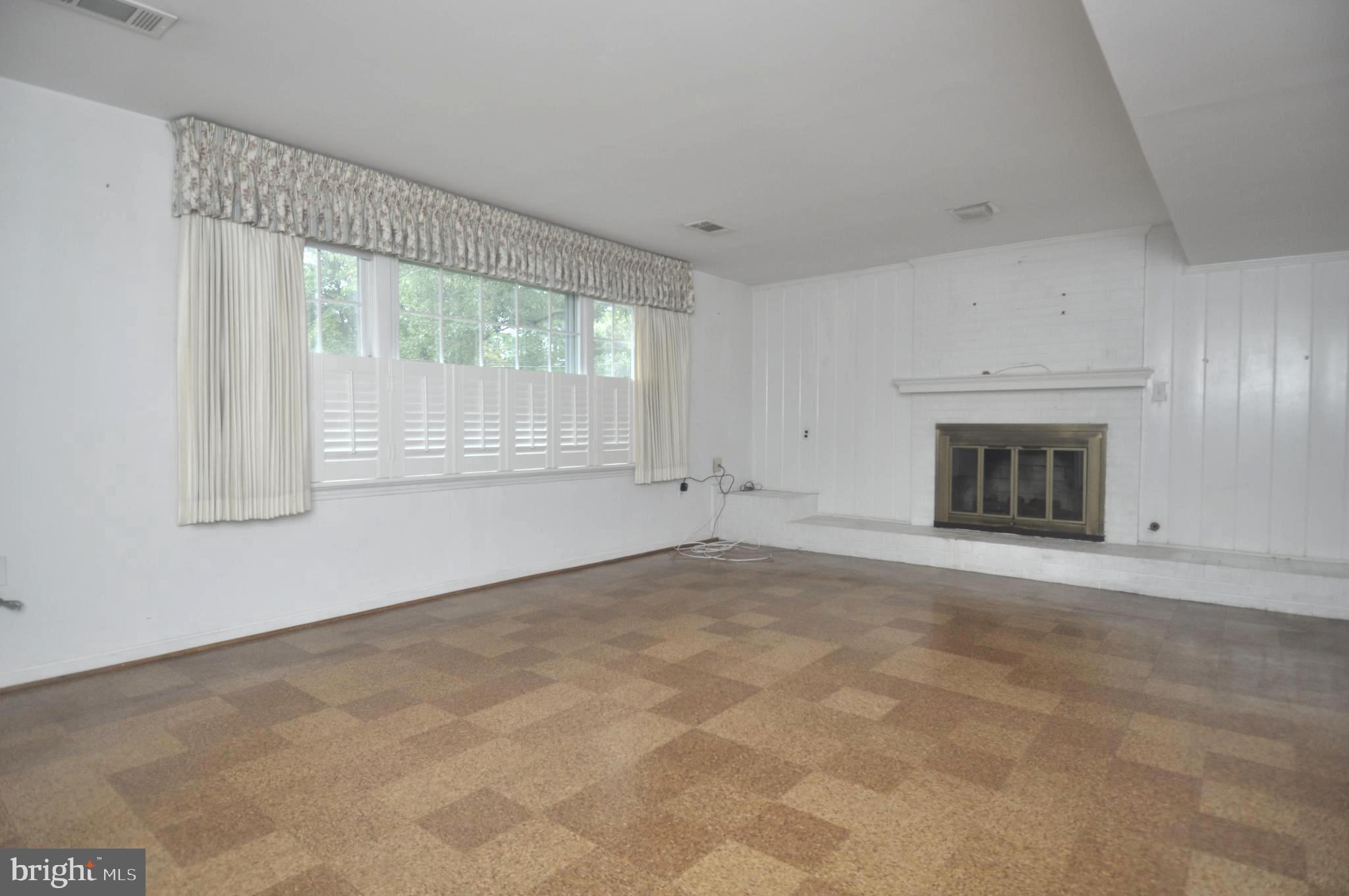 5850 Upton Street McLean, VA 22101 - Photo 29 of 31 Family Room