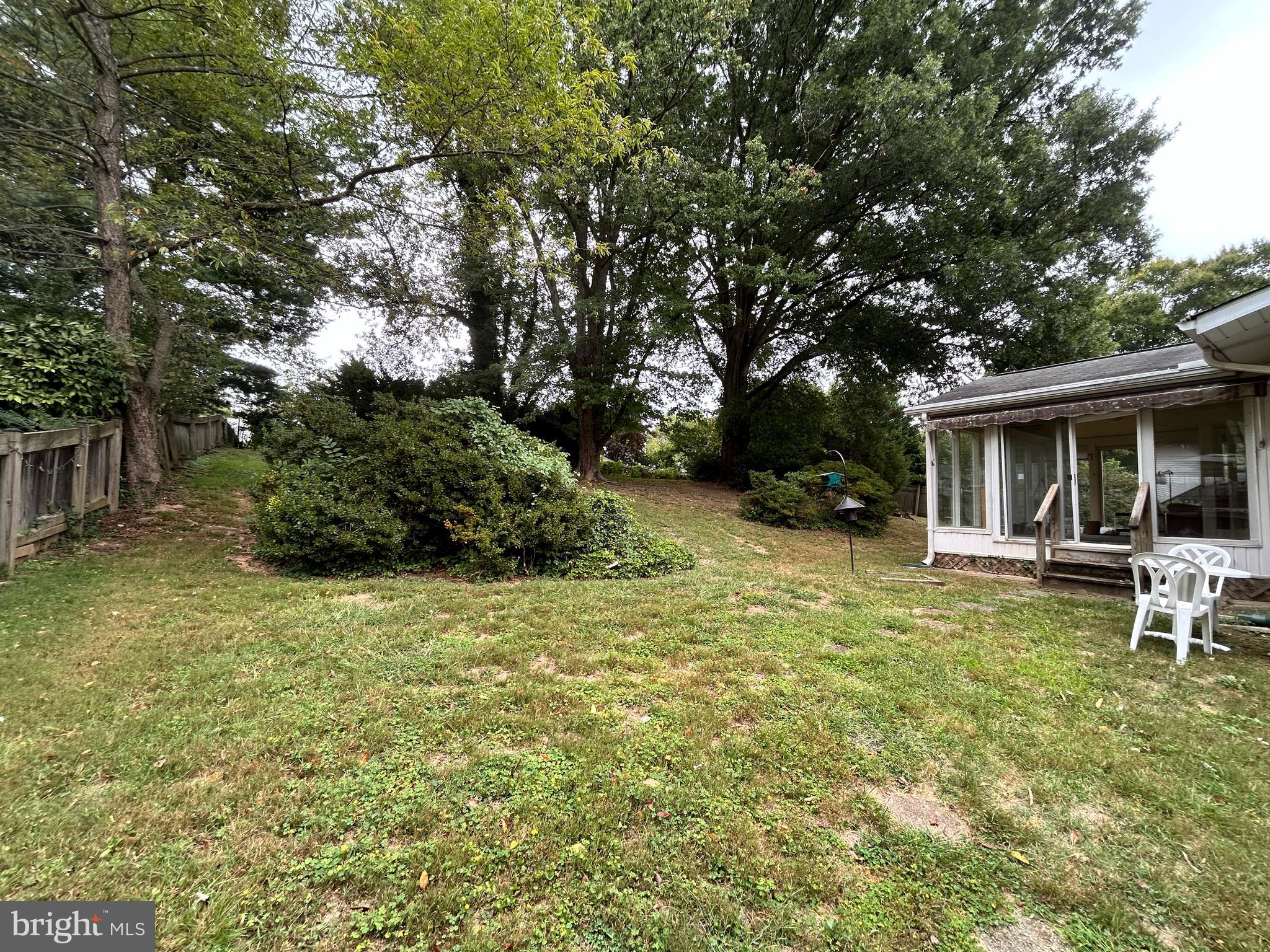 5850 Upton Street McLean, VA 22101 - Photo 10 of 31 Privacy!