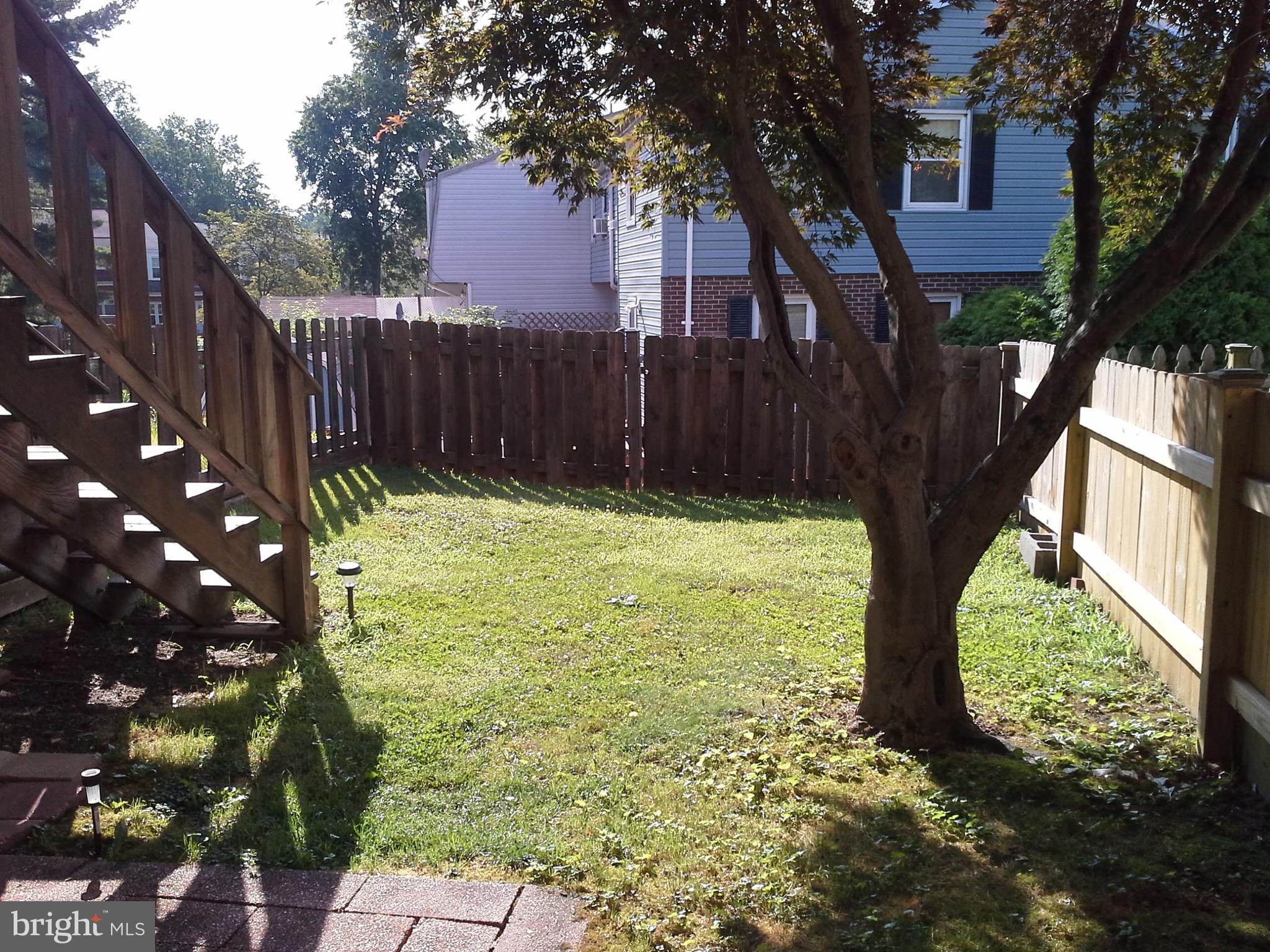 33 Colleton Court Baltimore, MD 21236 - Photo 22 of 27 Privacy fenced