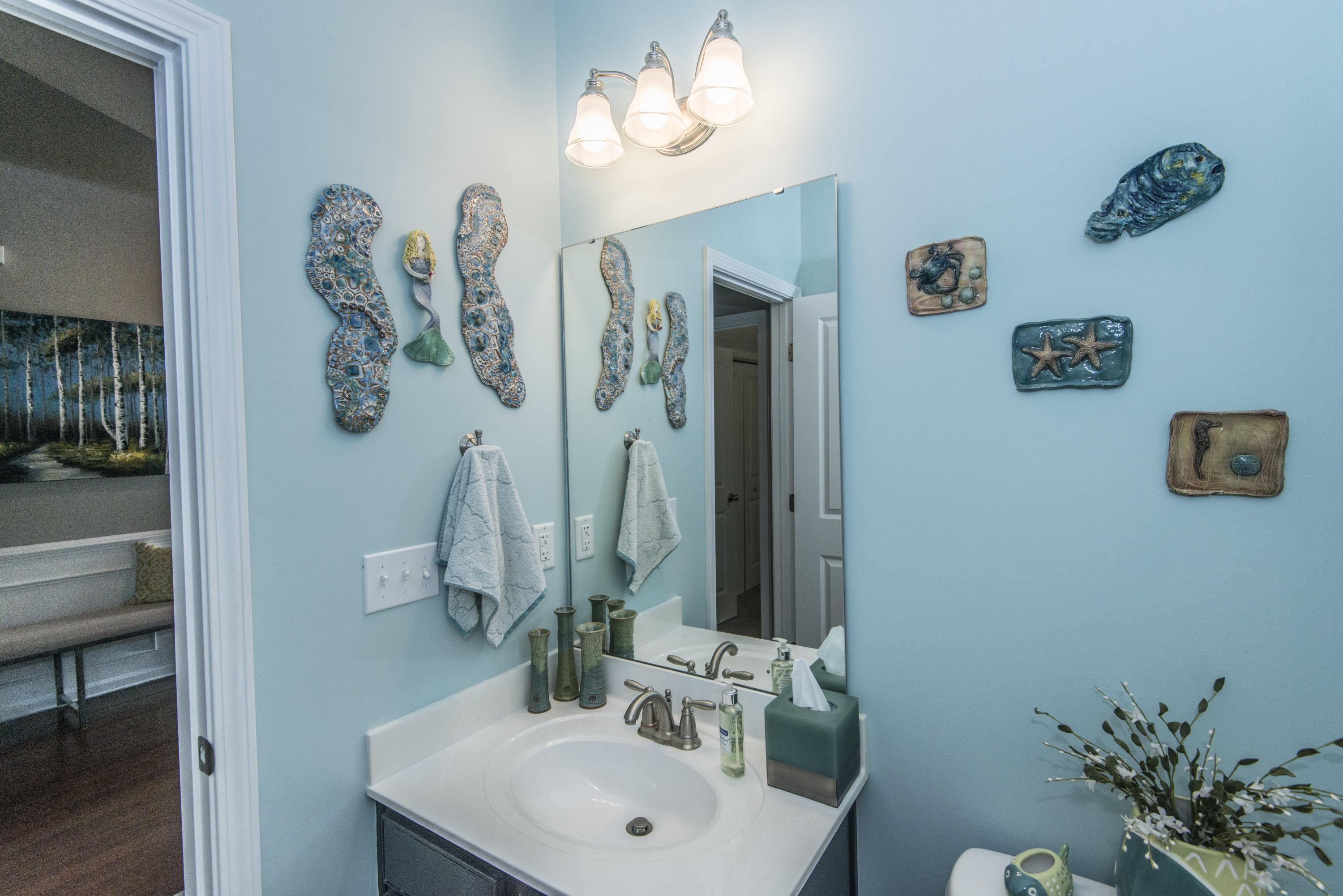 138 Royal Star Road Summerville, SC 29486 - Photo 26 of 48 138 Hall bath