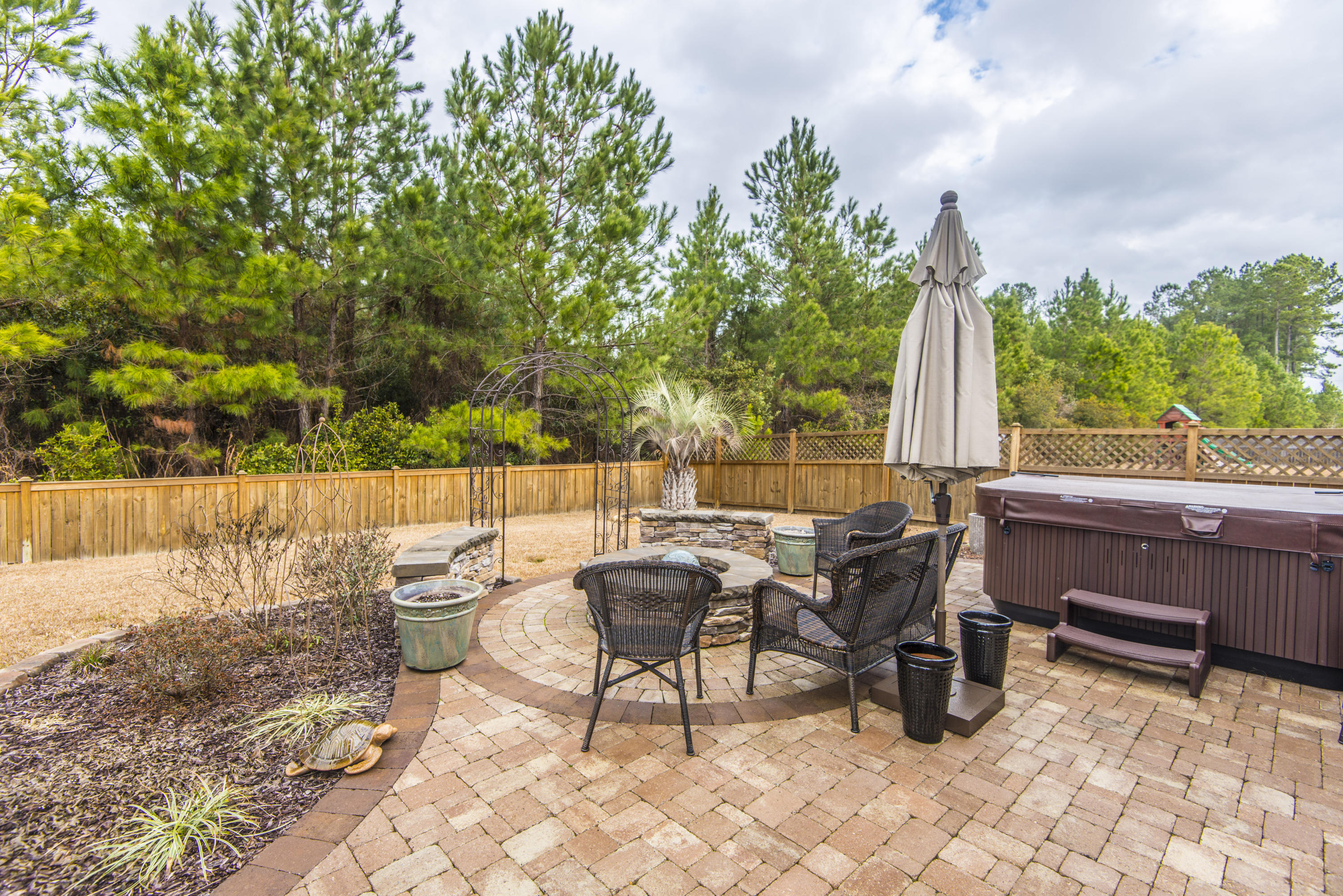 138 Royal Star Road Summerville, SC 29486 - Photo 39 of 48 138 Patio