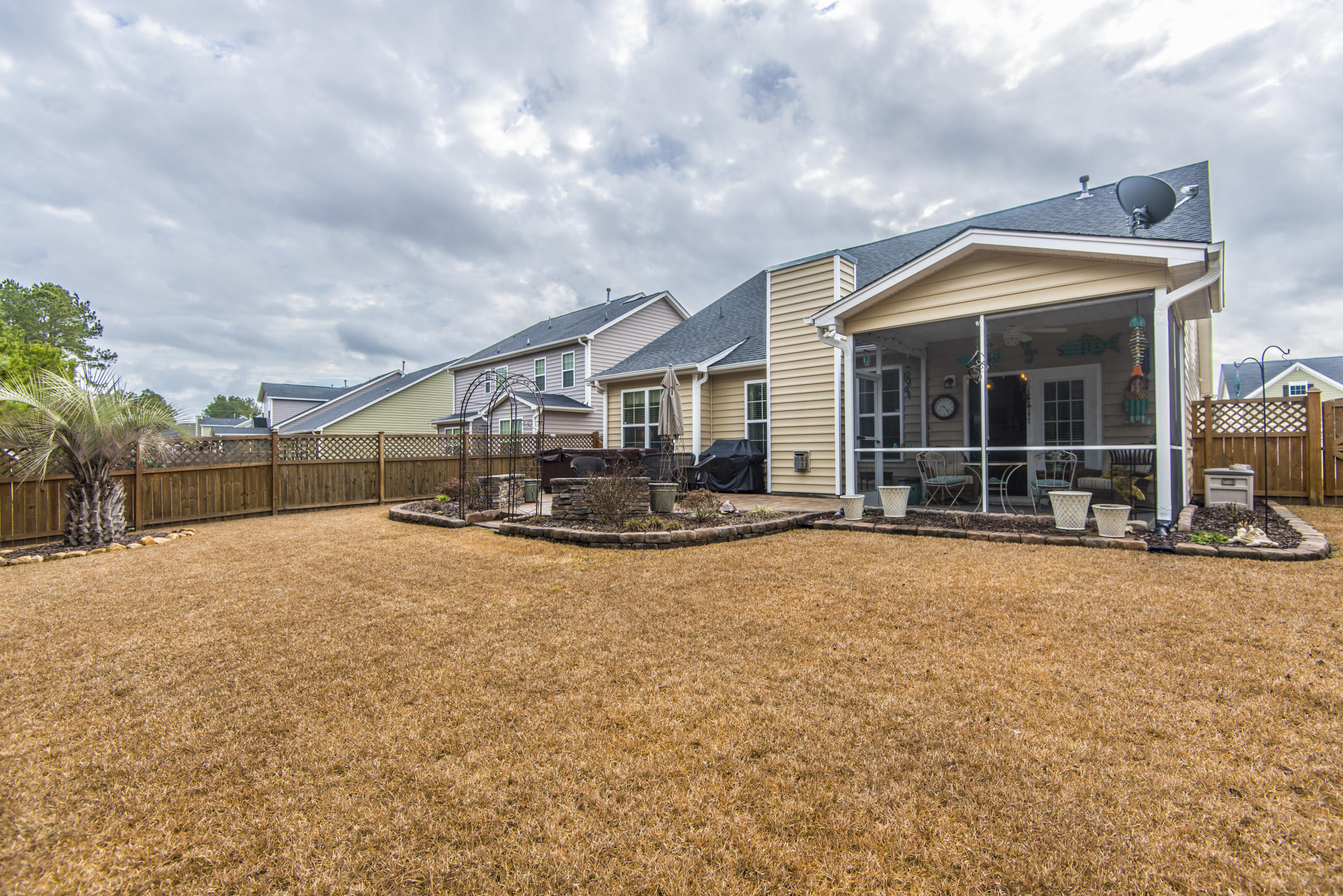 138 Royal Star Road Summerville, SC 29486 - Photo 42 of 48 138 Back-4
