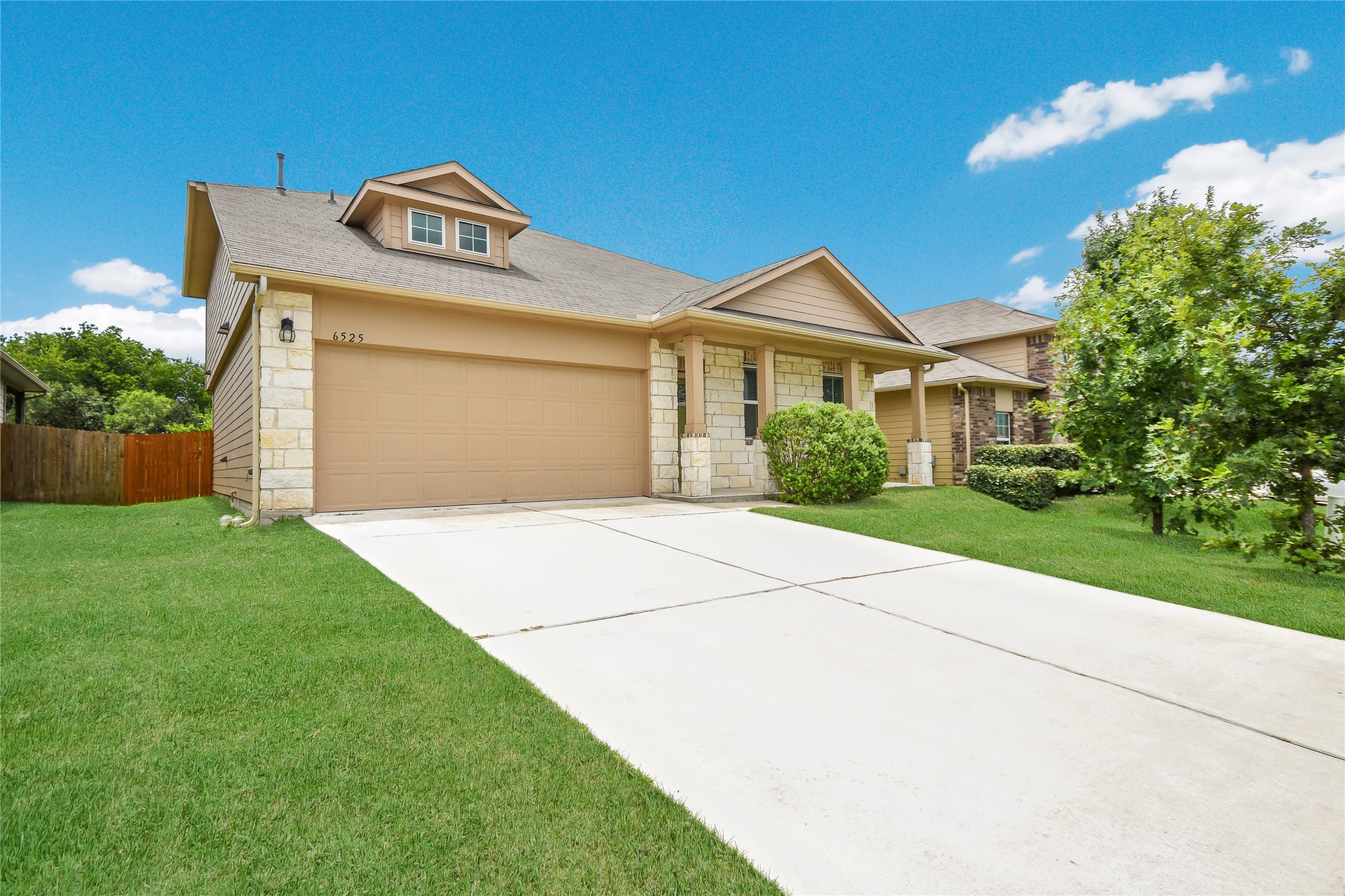 6525 Ranchito Drive Austin, TX 78744 - Photo 3 of 36