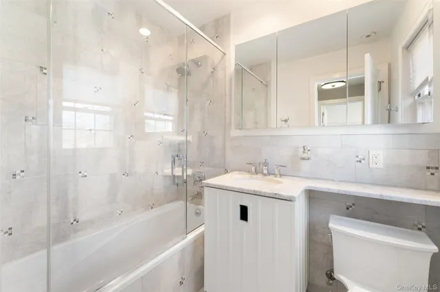 $1,895,000 | 29 Dobbs Terrace, Scarsdale, NY 10583