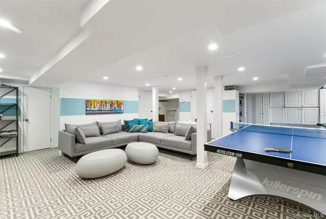 $1,895,000 | 29 Dobbs Terrace, Scarsdale, NY 10583