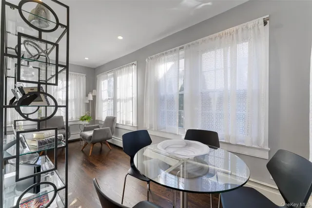 $1,895,000 | 29 Dobbs Terrace, Scarsdale, NY 10583