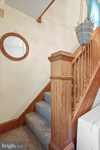 a view of entryway with washer and dryer