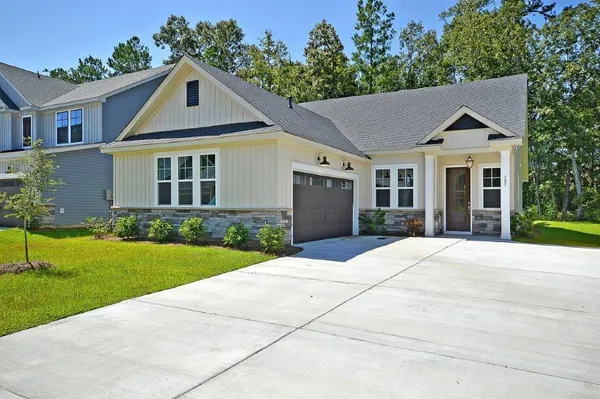 $489,000 | 222 Creek Pointe Drive, Moncks Corner, SC 29461