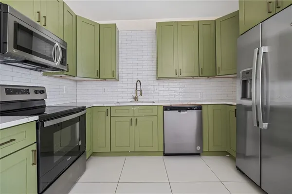 $1,699 | 8303 North 11th Street, Tampa, FL 33604