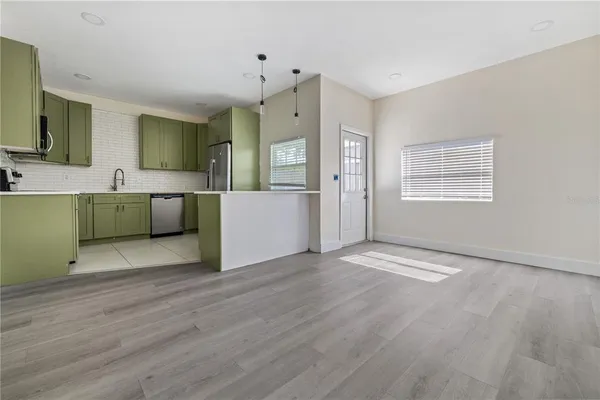 $1,699 | 8303 North 11th Street, Tampa, FL 33604