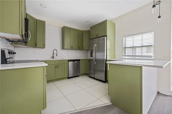 $1,699 | 8303 North 11th Street, Tampa, FL 33604