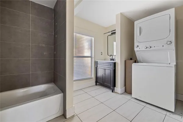 $1,699 | 8303 North 11th Street, Tampa, FL 33604