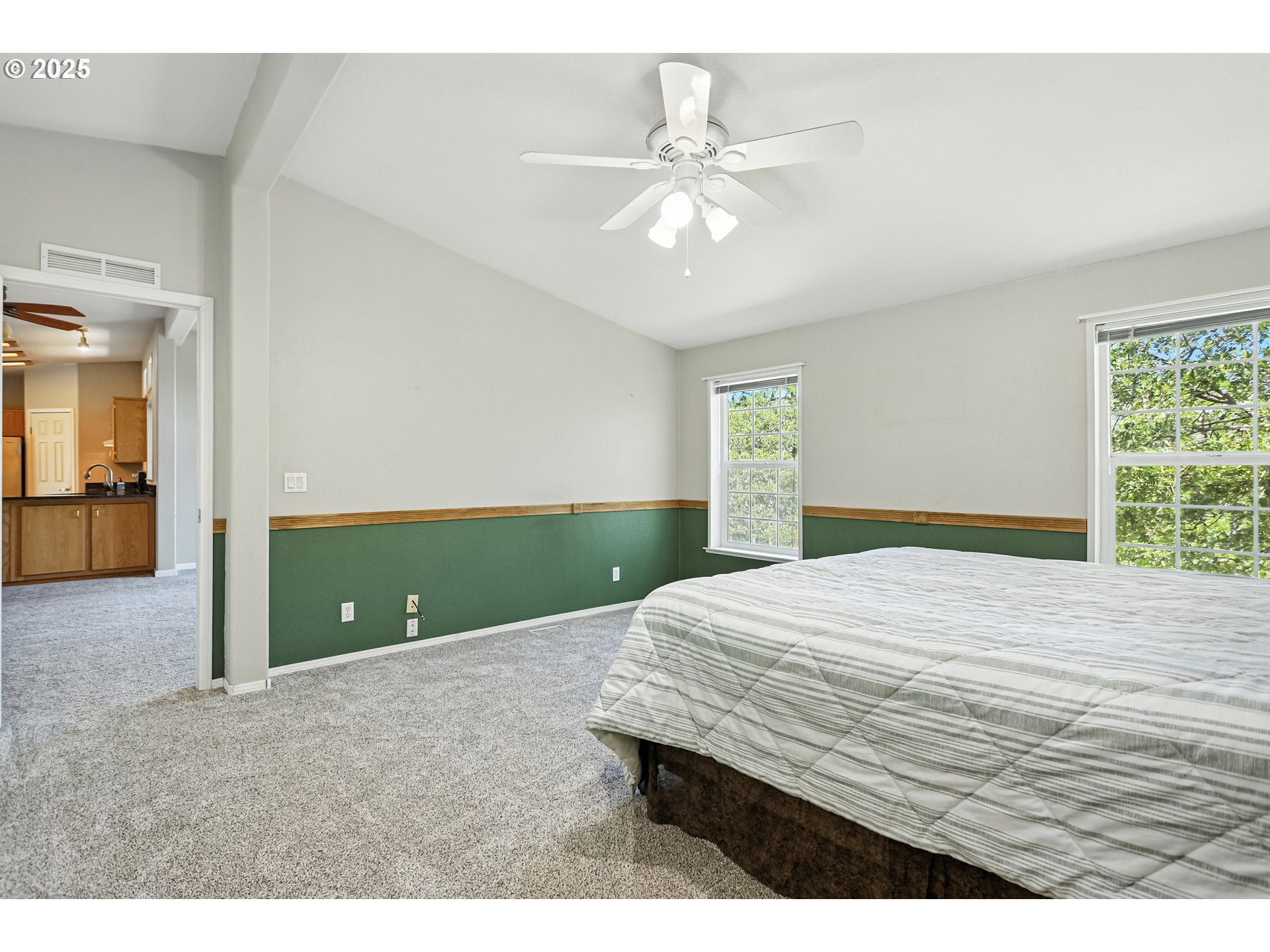 6305 Cherry Heights Road The Dalles, OR 97058 - Photo 25 of 48 Primary Bedroom