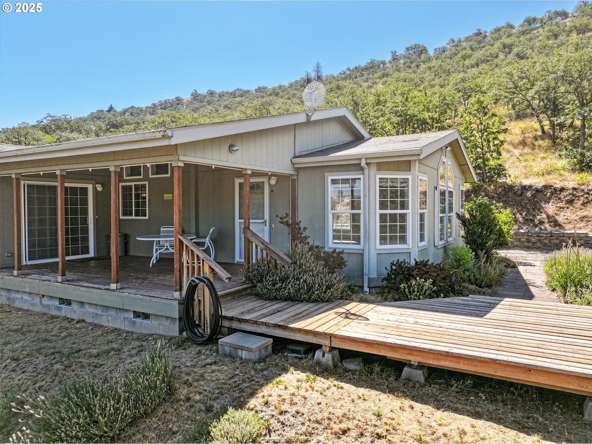 6305 Cherry Heights Road The Dalles, OR 97058 - Photo 3 of 48