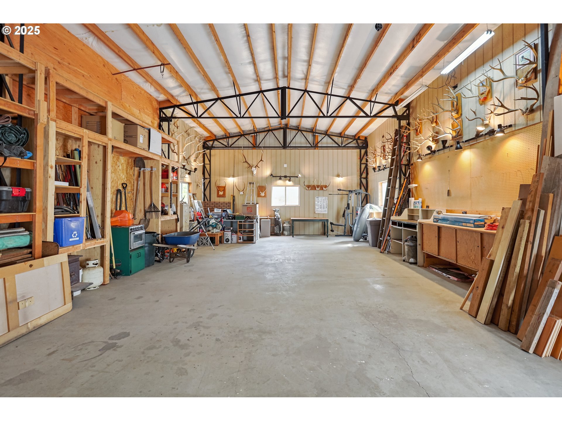 6305 Cherry Heights Road The Dalles, OR 97058 - Photo 36 of 48 Shop