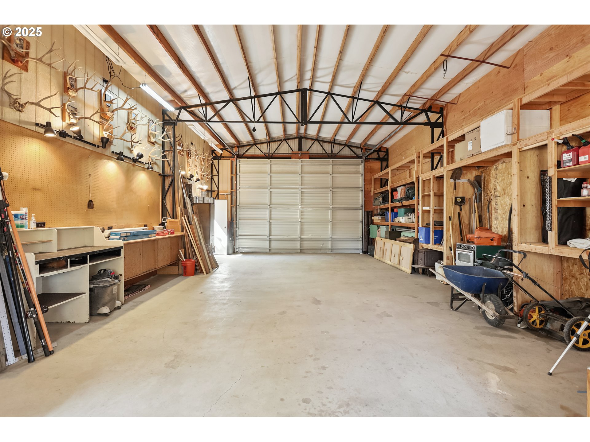 6305 Cherry Heights Road The Dalles, OR 97058 - Photo 37 of 48 Shop