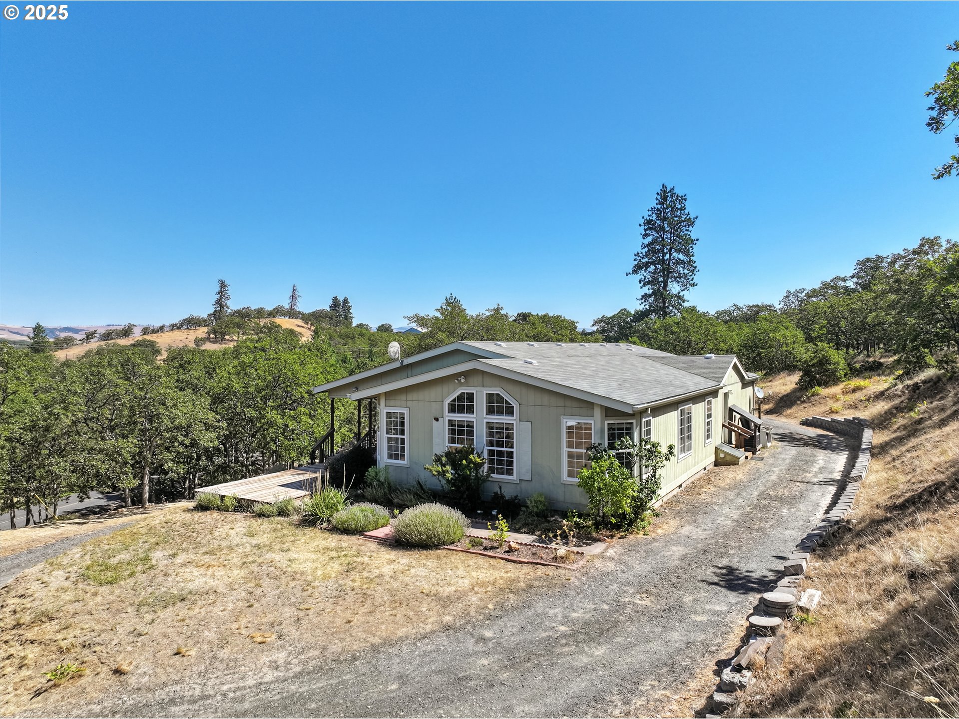 6305 Cherry Heights Road The Dalles, OR 97058 - Photo 5 of 48