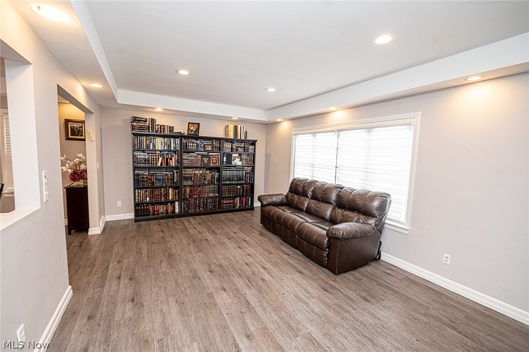 2437 White Road Cleveland, OH 44118 - Photo 4 of 21 Gallery Image 4