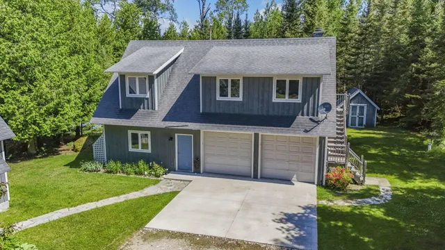 $800,000 | 36335 East Makinen Road, Drummond Island, MI 49726