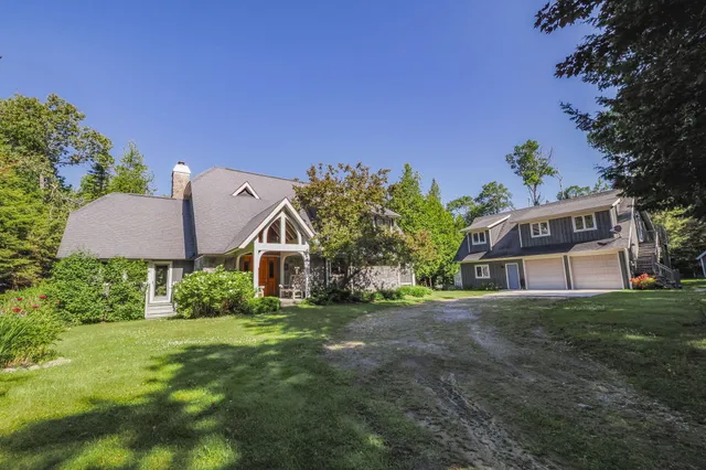 $800,000 | 36335 East Makinen Road, Drummond Island, MI 49726