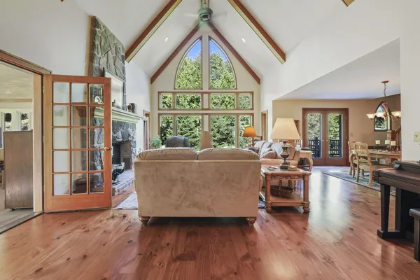 $800,000 | 36335 East Makinen Road, Drummond Island, MI 49726
