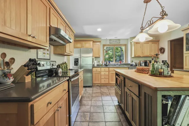 $800,000 | 36335 East Makinen Road, Drummond Island, MI 49726