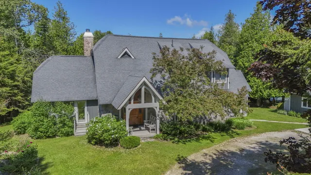 $800,000 | 36335 East Makinen Road, Drummond Island, MI 49726
