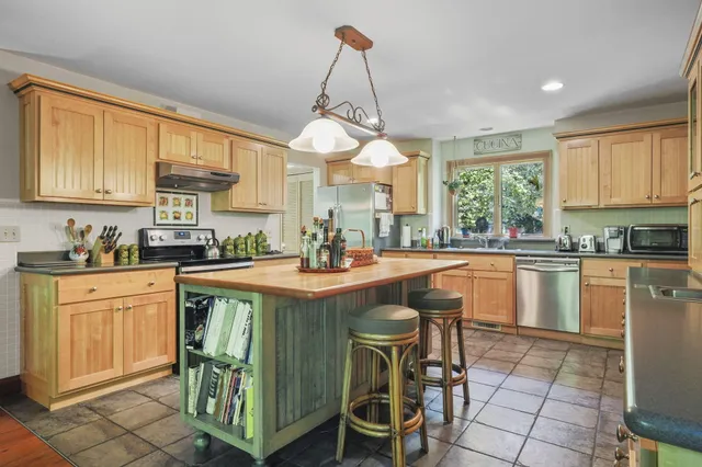 $800,000 | 36335 East Makinen Road, Drummond Island, MI 49726