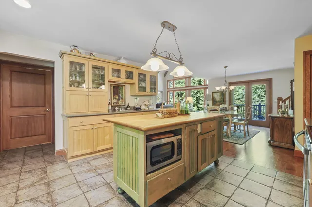 $800,000 | 36335 East Makinen Road, Drummond Island, MI 49726