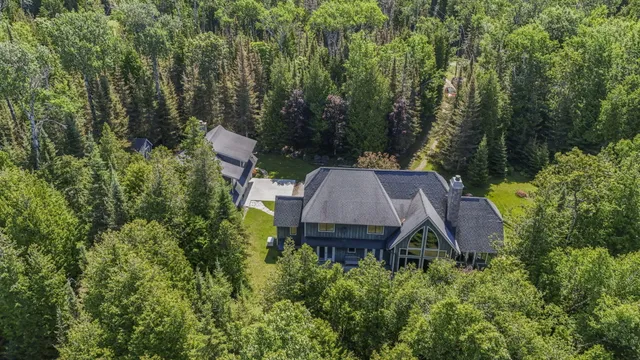 $800,000 | 36335 East Makinen Road, Drummond Island, MI 49726