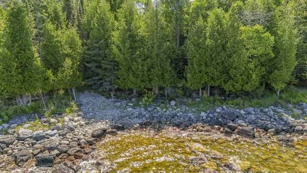 $800,000 | 36335 East Makinen Road, Drummond Island, MI 49726