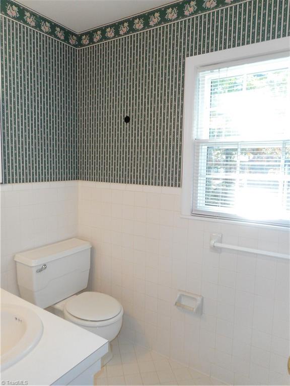 1607 Milan Road Greensboro, NC 27410 - Photo 14 of 22 Hall Bath