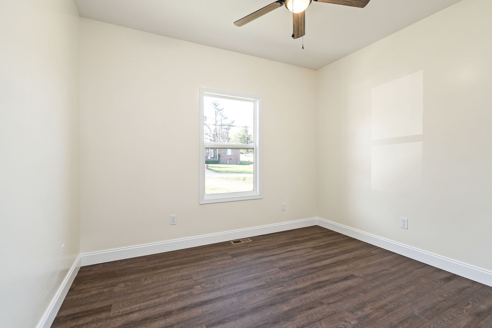 1074 North Spring Street Sparta, TN 38583 - Photo 14 of 38 Gallery Image 14