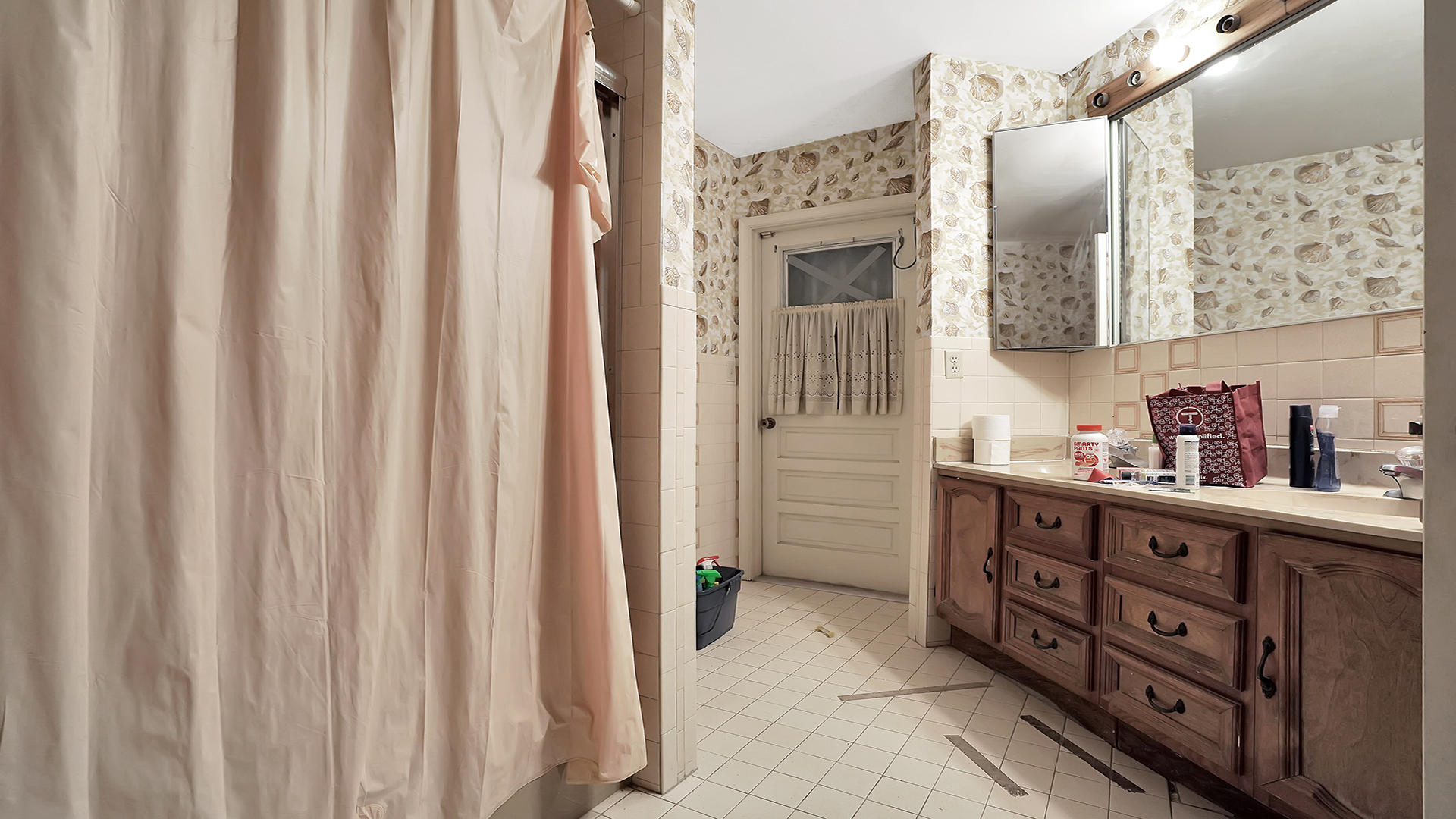 7542 St Andrews Road Lake Worth, FL 33467 - Photo 19 of 45 Bathroom (2)