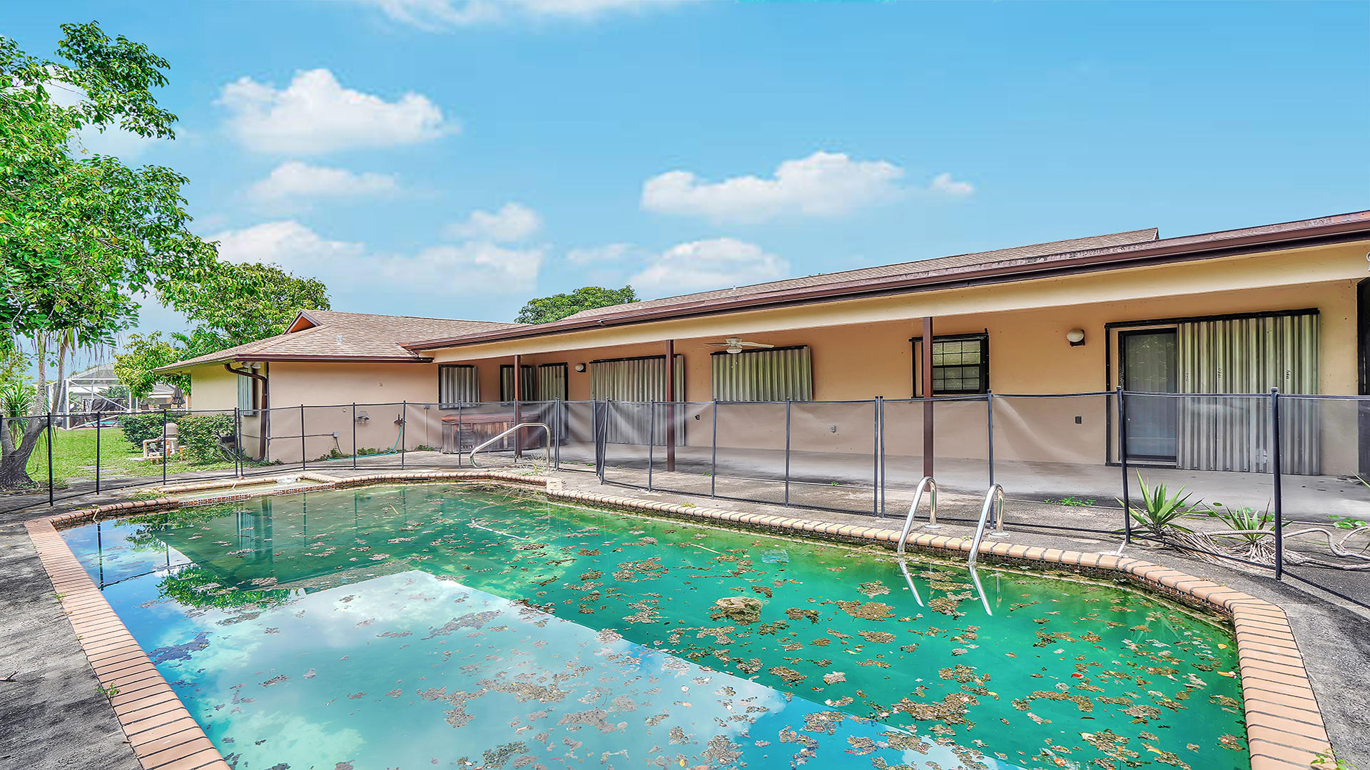 7542 St Andrews Road Lake Worth, FL 33467 - Photo 2 of 45 Swimming pool (2)