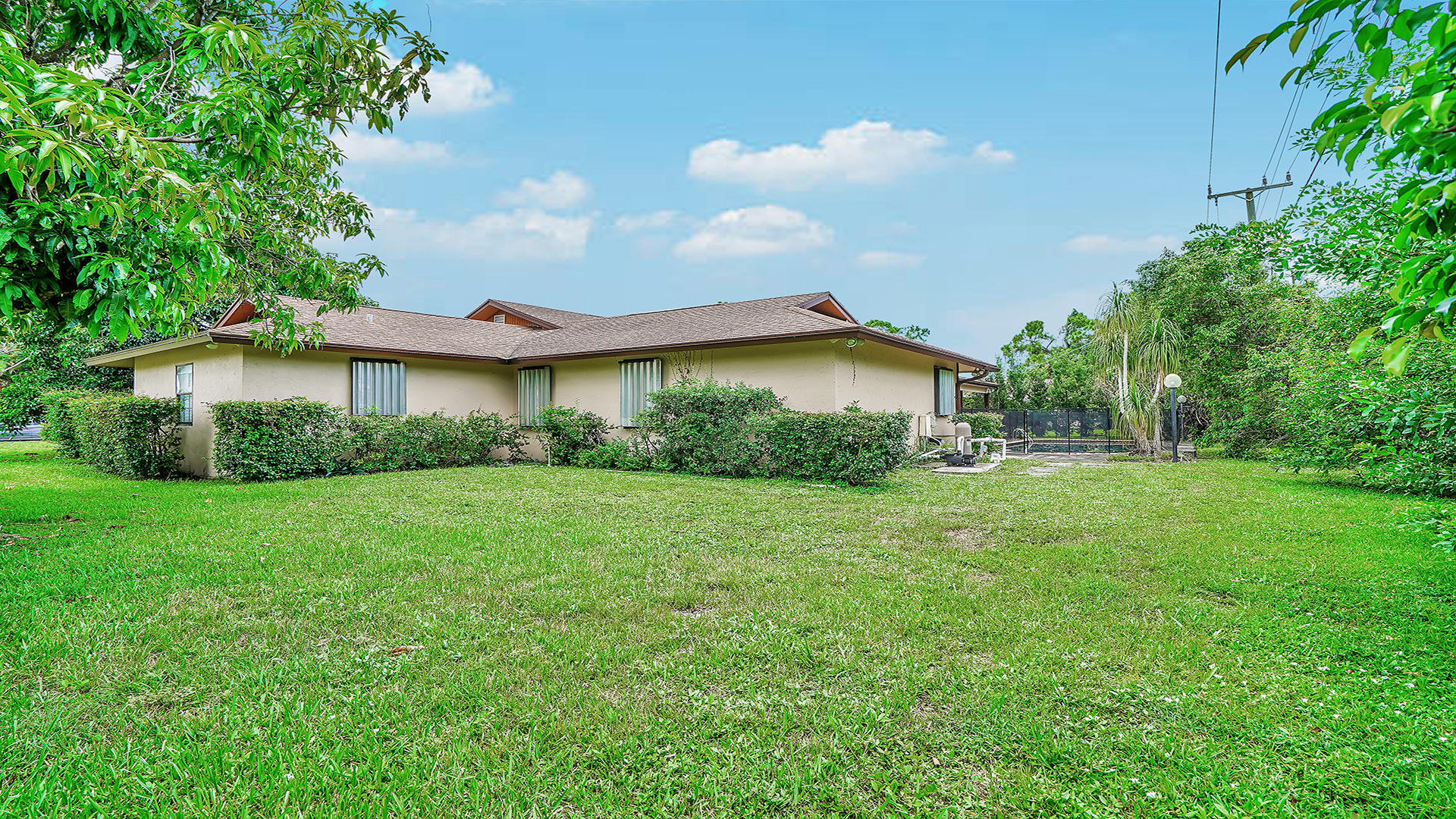 7542 St Andrews Road Lake Worth, FL 33467 - Photo 3 of 45 Garden (1)