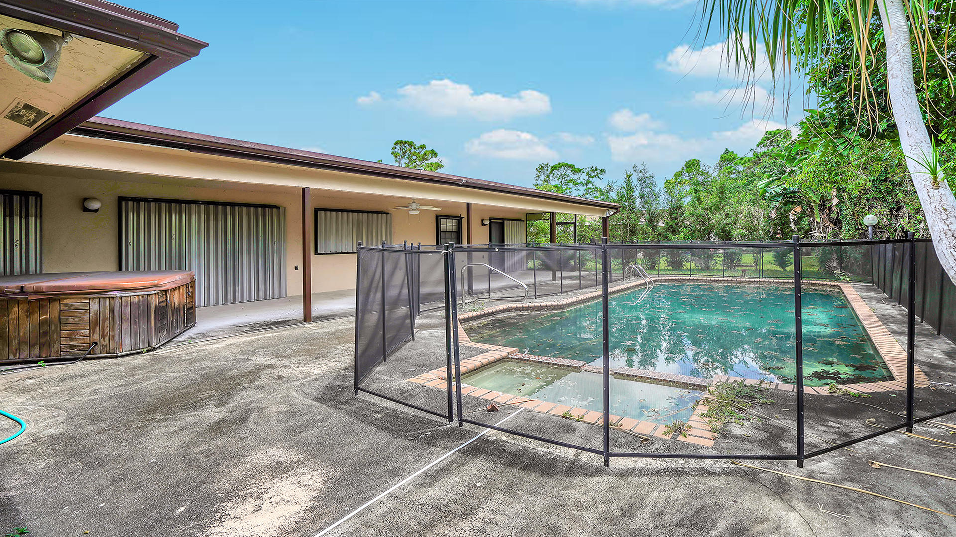 7542 St Andrews Road Lake Worth, FL 33467 - Photo 34 of 45 Swimming pool (1)