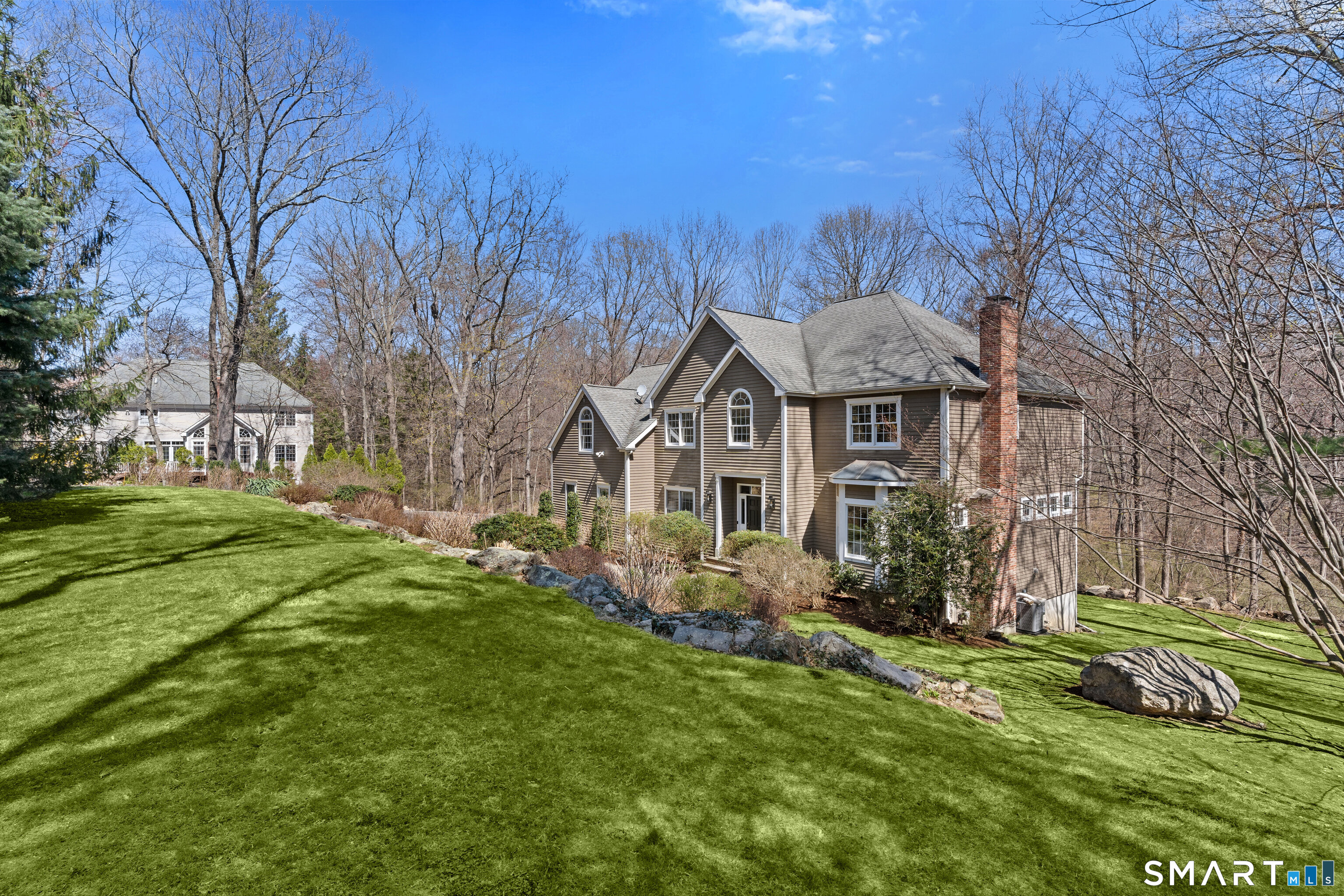 350 Chestnut Hill Road Norwalk, CT 06851 - Photo 2 of 37 A private oasis with plenty of room, light and convenience.