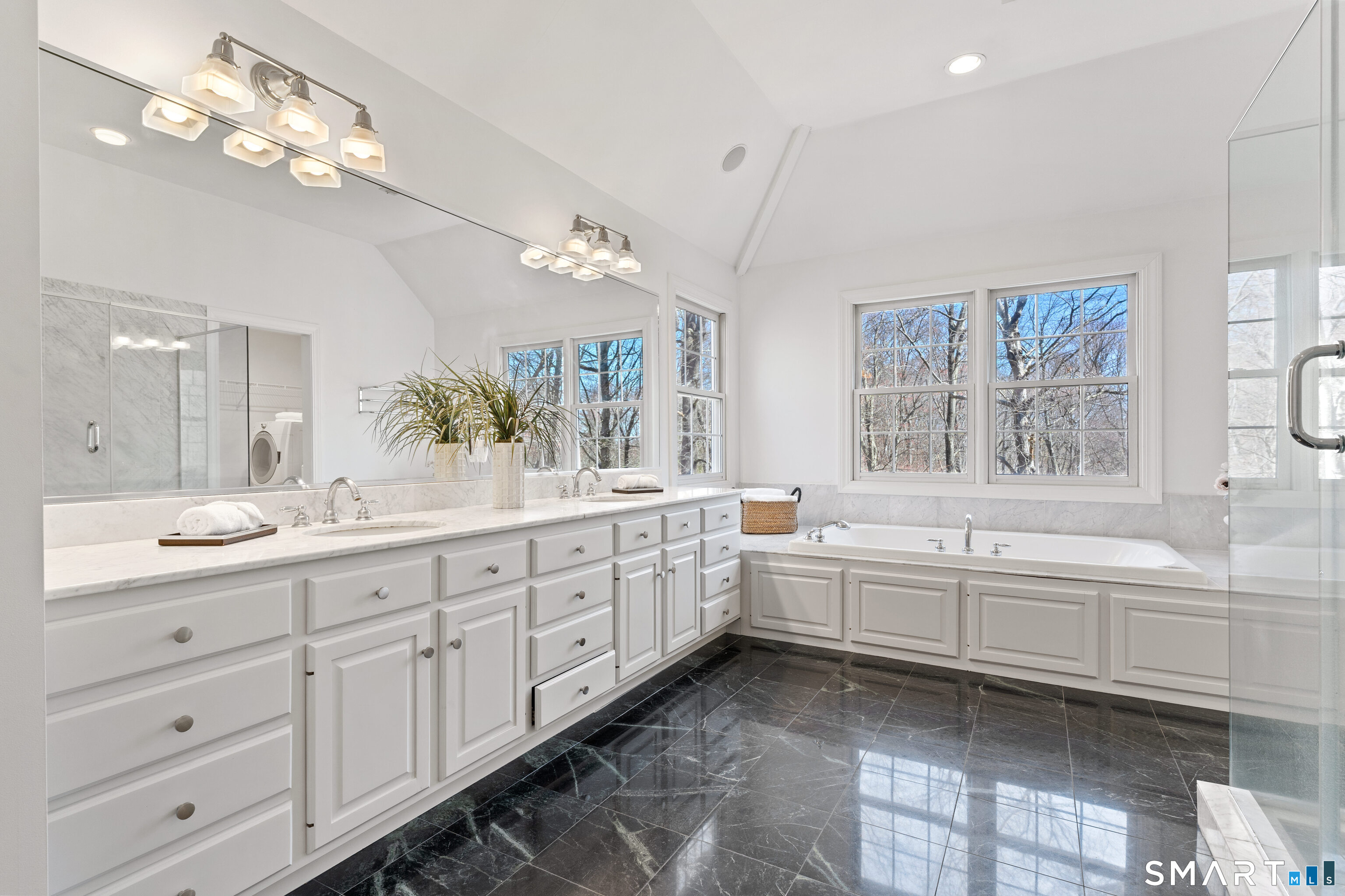 350 Chestnut Hill Road Norwalk, CT 06851 - Photo 26 of 37