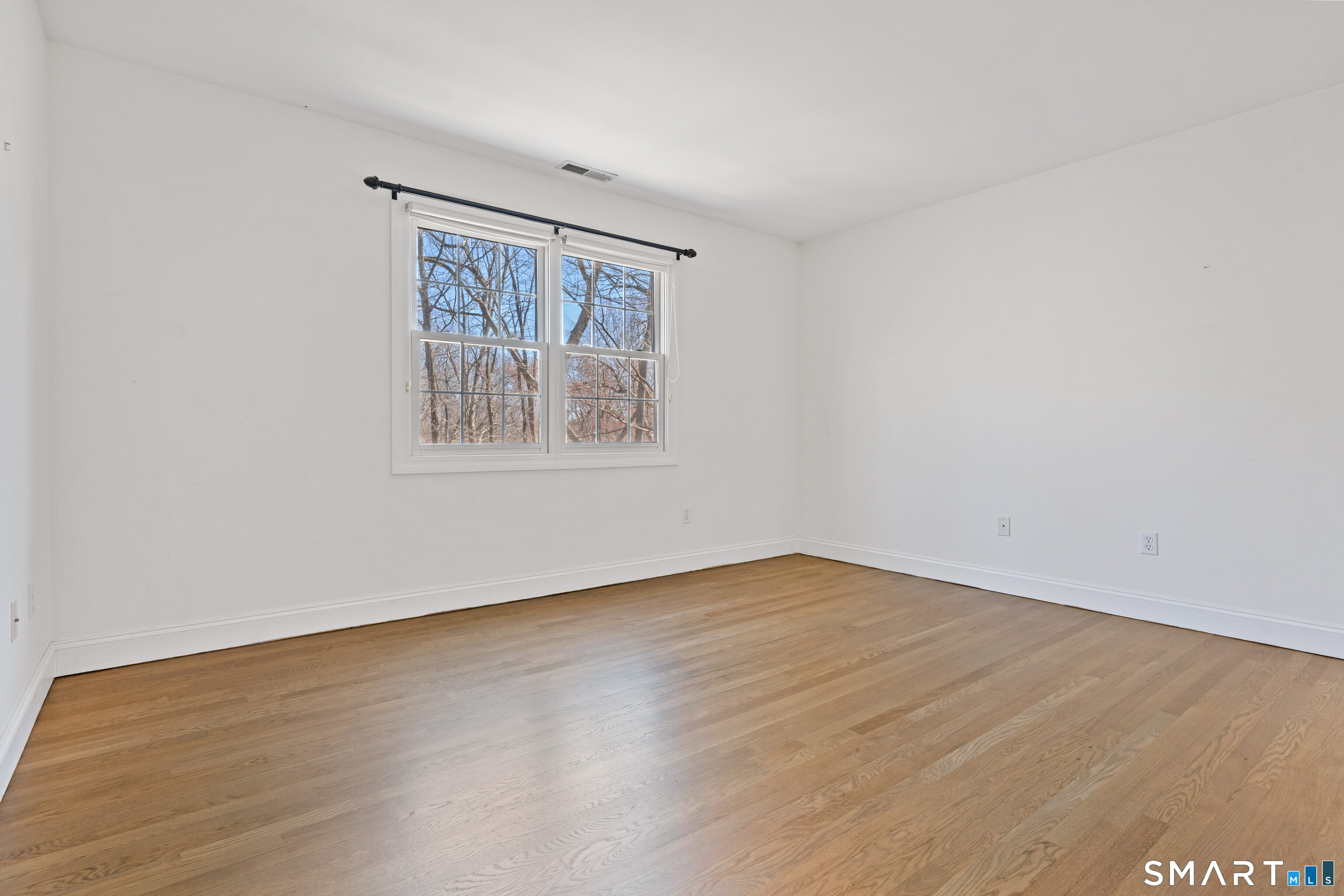 350 Chestnut Hill Road Norwalk, CT 06851 - Photo 30 of 37 3rd BR