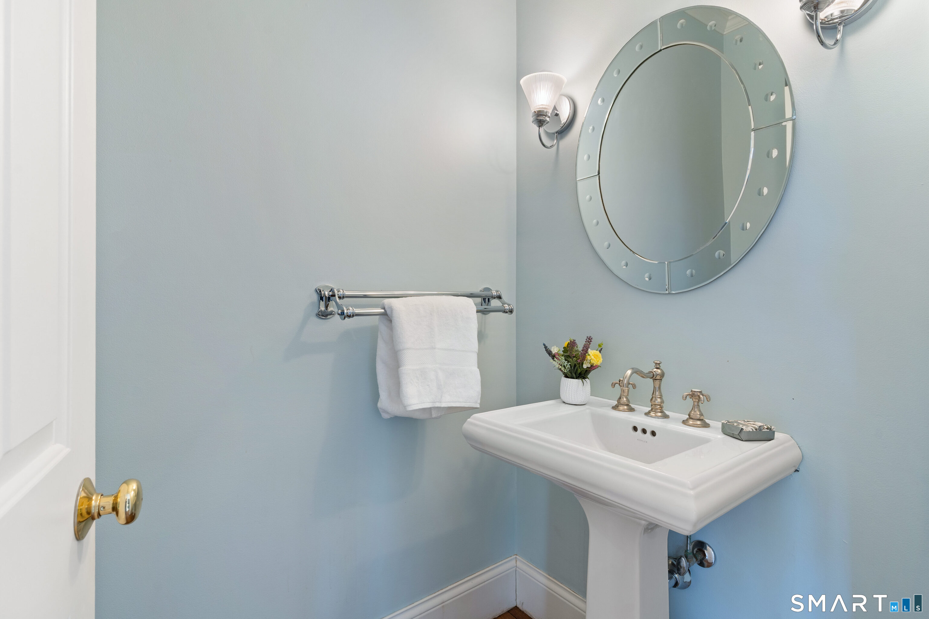 350 Chestnut Hill Road Norwalk, CT 06851 - Photo 10 of 37 Lovely powder room off front foyer
