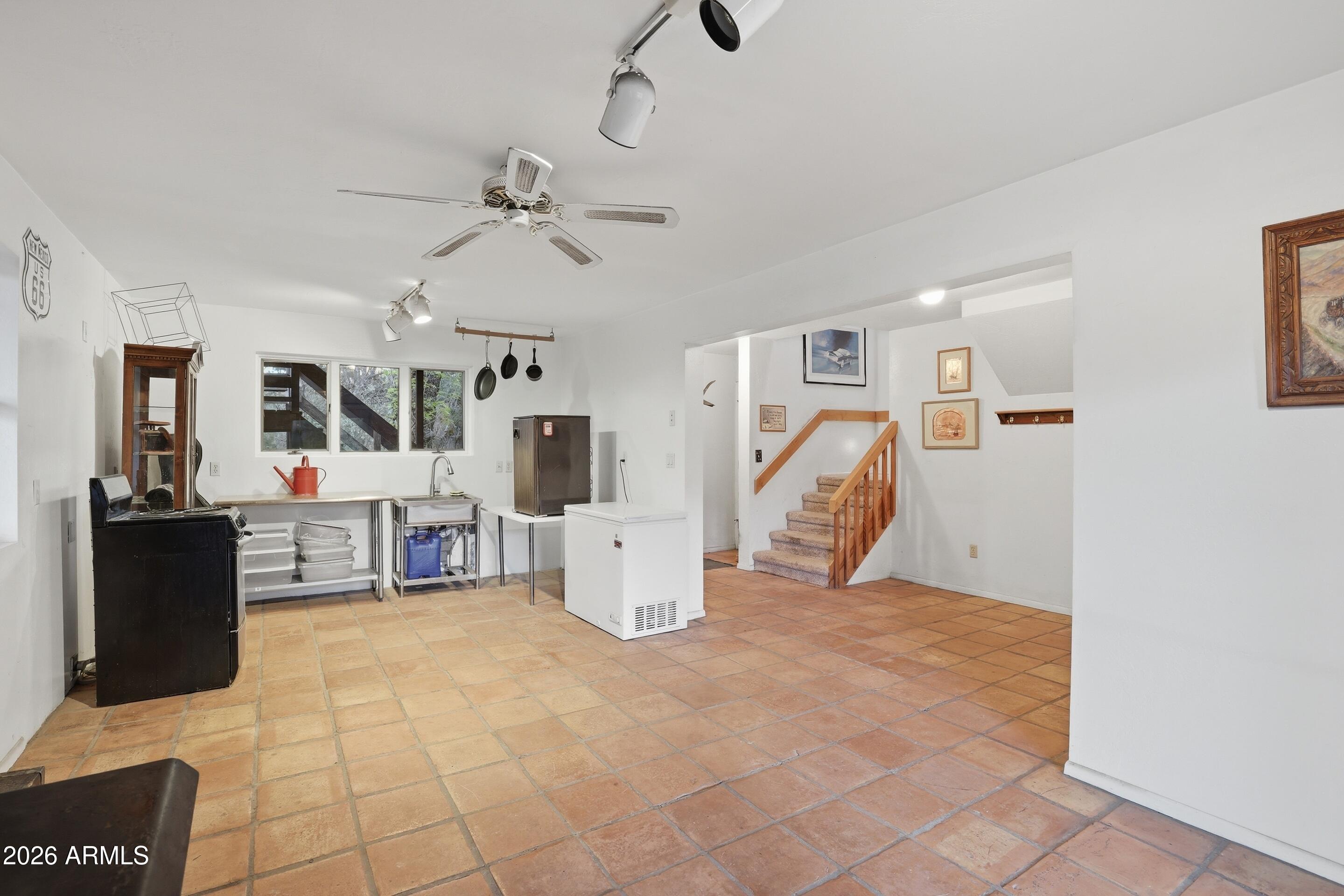 8135 West Gibson Ranch Road Payson, AZ 85541 - Photo 9 of 43 Family Room Kitchen