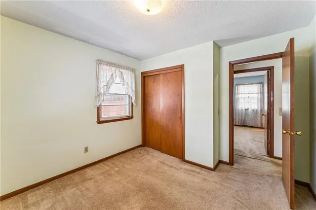 $149,900 | 502 Crest Drive, Sweet Springs, MO 65351