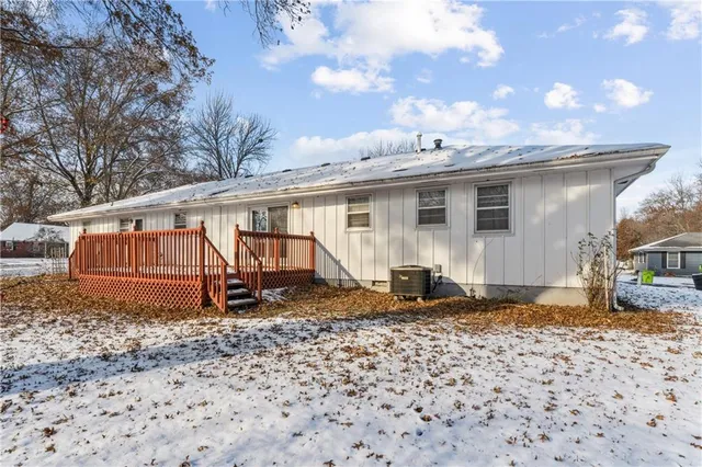 $149,900 | 502 Crest Drive, Sweet Springs, MO 65351