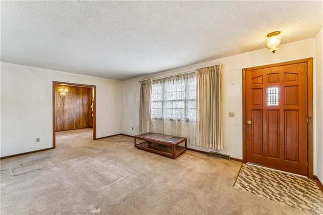 $149,900 | 502 Crest Drive, Sweet Springs, MO 65351